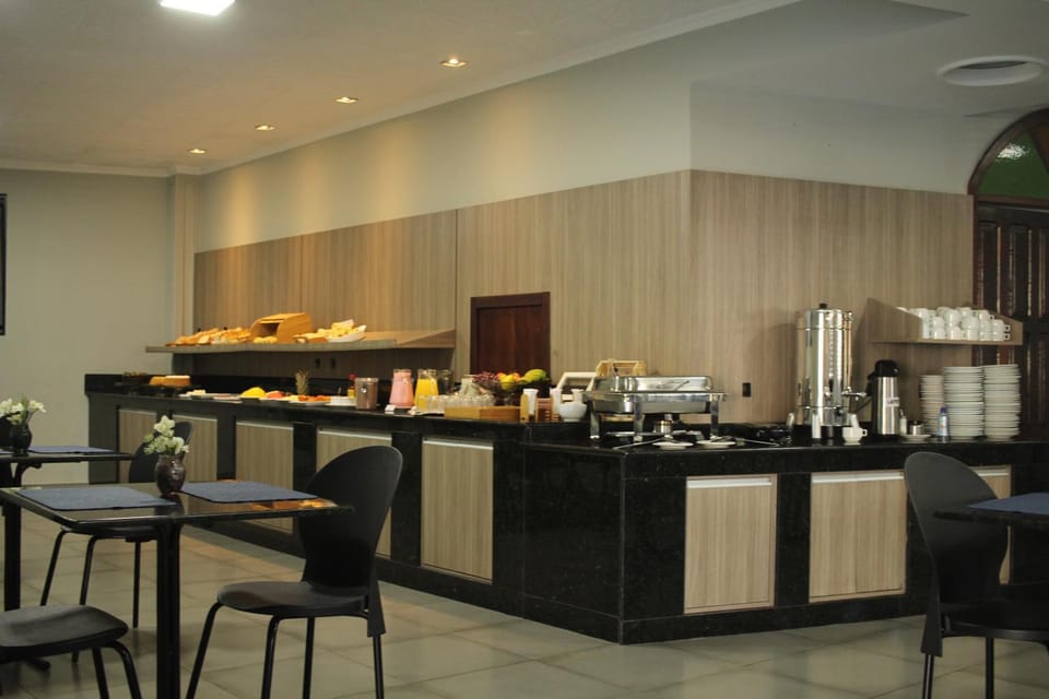 Continental breakfast, Buffet breakfast