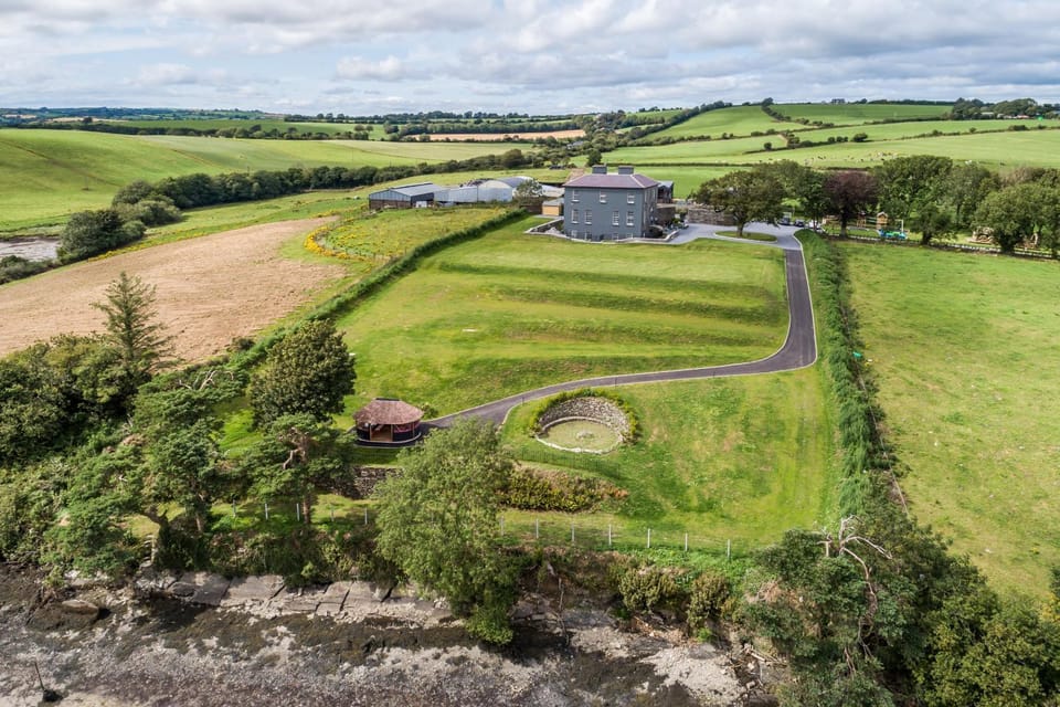 Ballywilliam House Kinsale,sleeps 32 guests, 8 mins to town, 14 night minimum stay House in County Cork