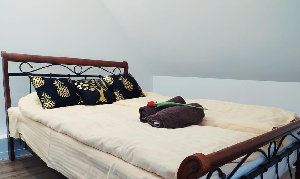 Bed, Photo of the whole room