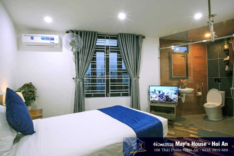 Bed, TV and multimedia, Photo of the whole room, Bedroom, towels, air conditioner
