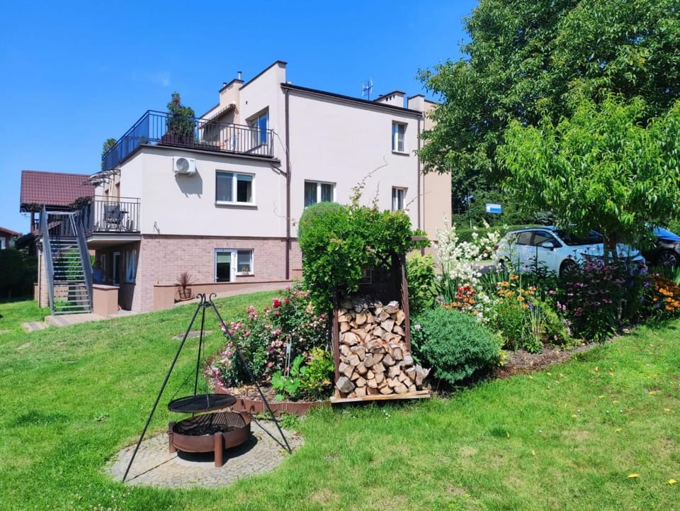 Property building, Natural landscape, Summer, Garden, Garden view