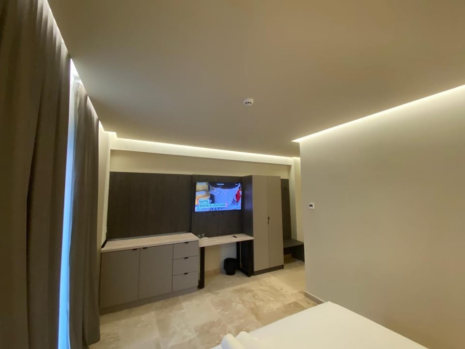 TV and multimedia, Photo of the whole room