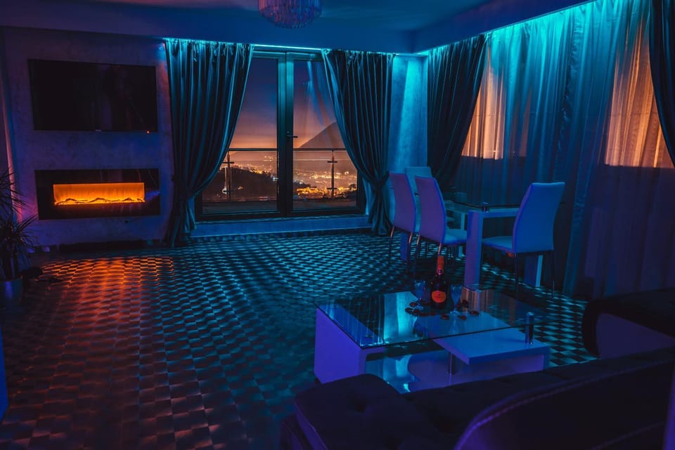 Seasons-Top of the city Apartment in Brasov