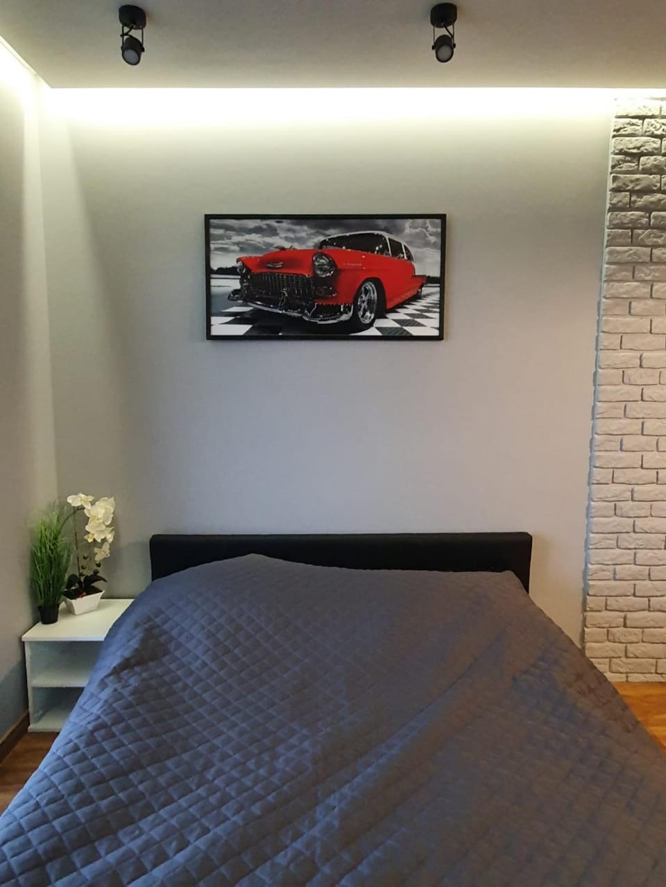 Bed, Photo of the whole room, Bedroom