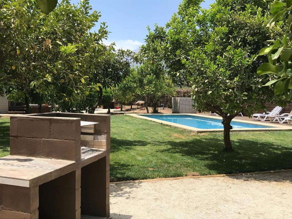 BBQ facilities, Garden, Swimming pool
