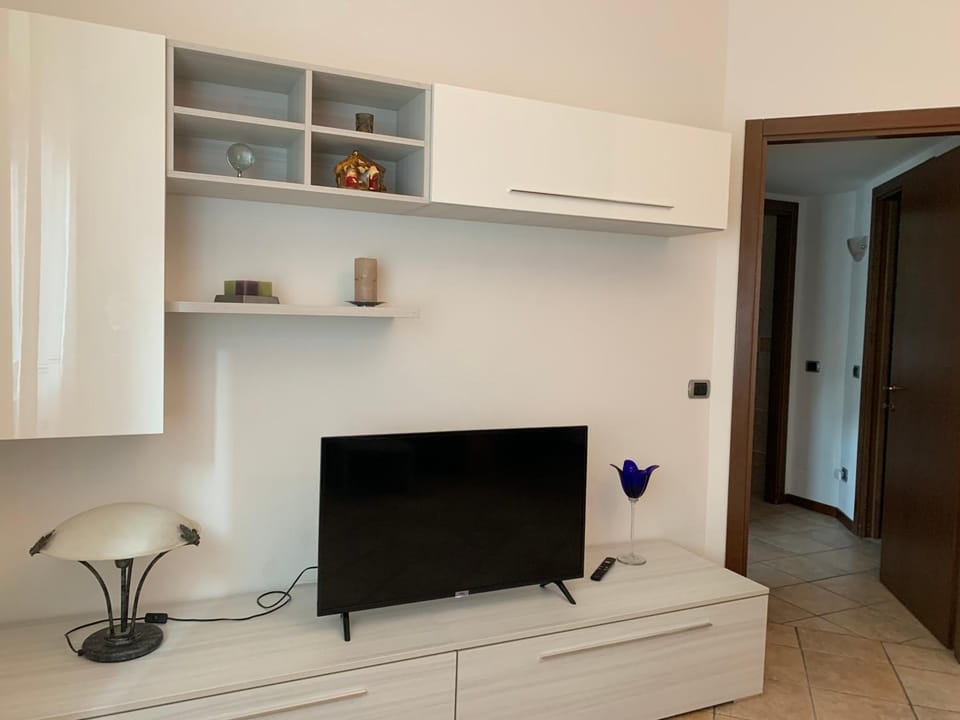 TV and multimedia, Living room, Dining area