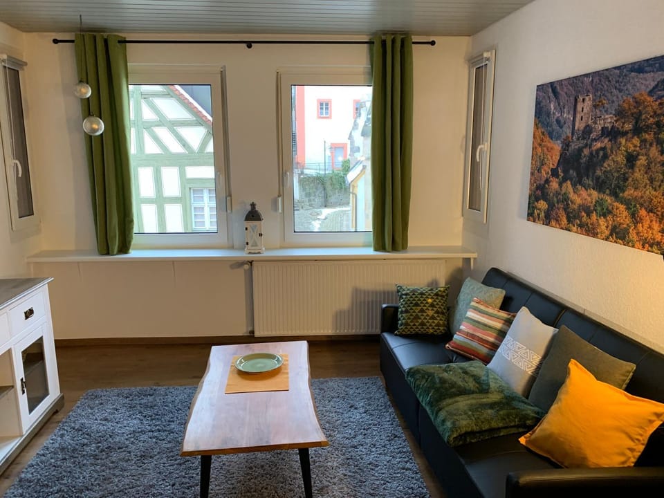 TV and multimedia, Living room, Photo of the whole room, Decorative detail