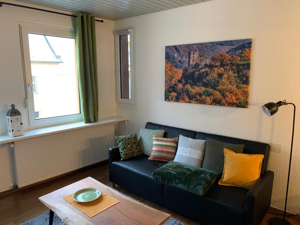 Living room, Photo of the whole room, Decorative detail, Seating area