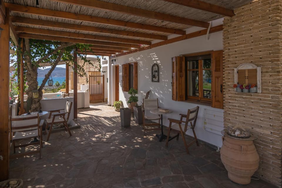 Medousa Apartment in Milos