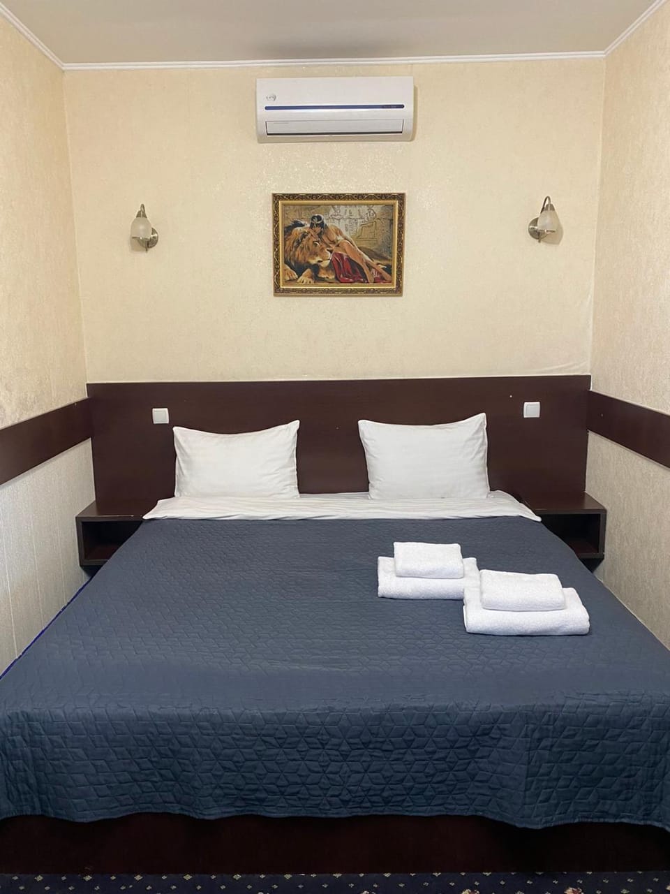 Bed, air conditioner