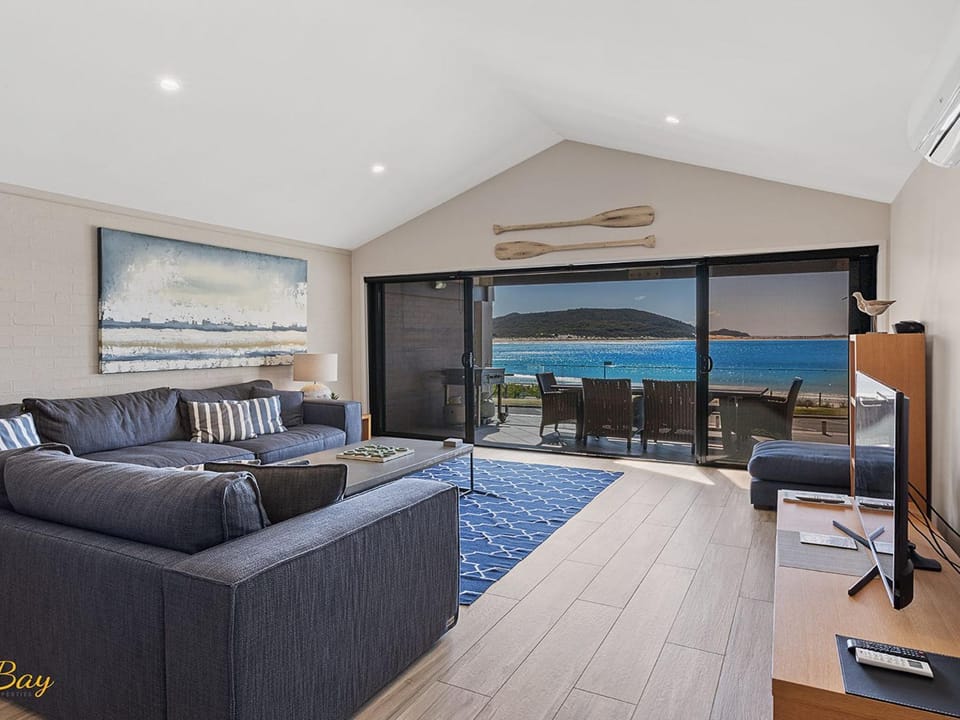 Living room, Sea view