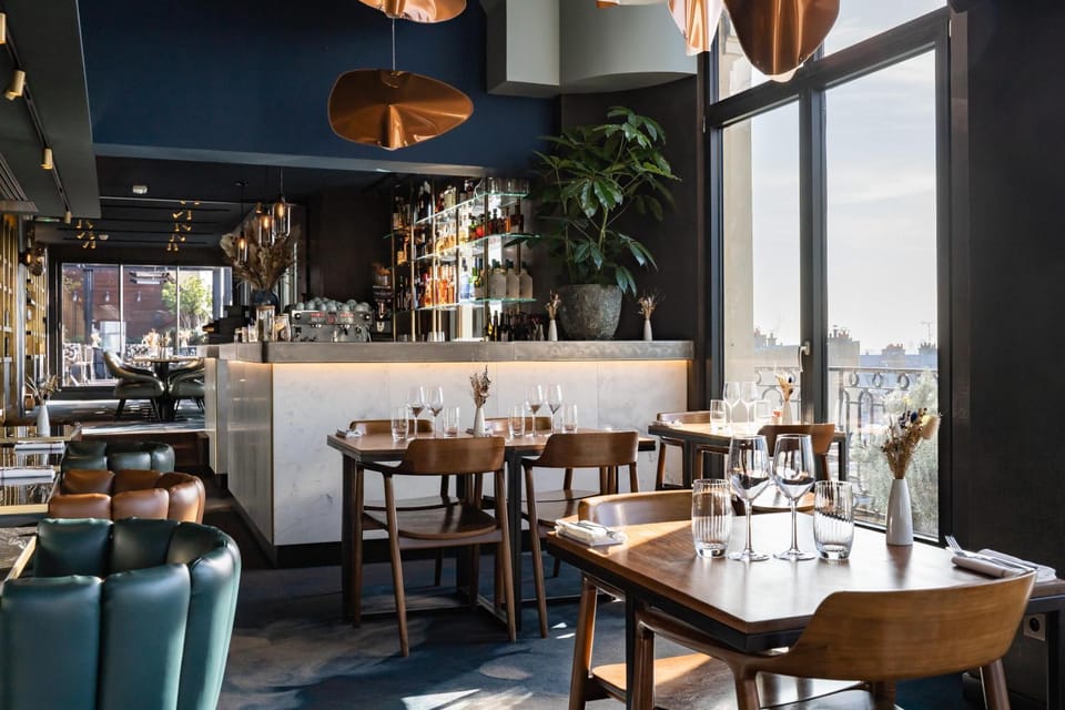 Restaurant/places to eat, Restaurant/places to eat, Dining area