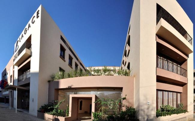 Property building, Facade/entrance, Day