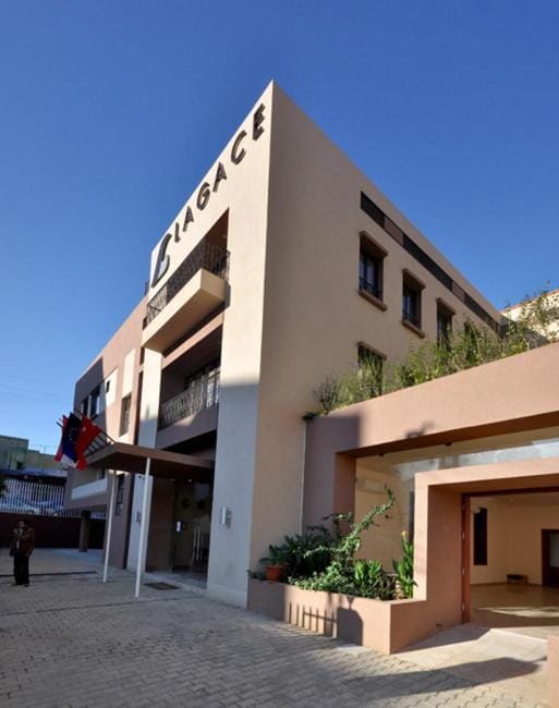 Facade/entrance