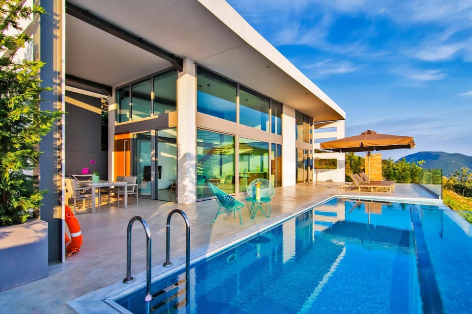 Swimming pool, Swimming pool