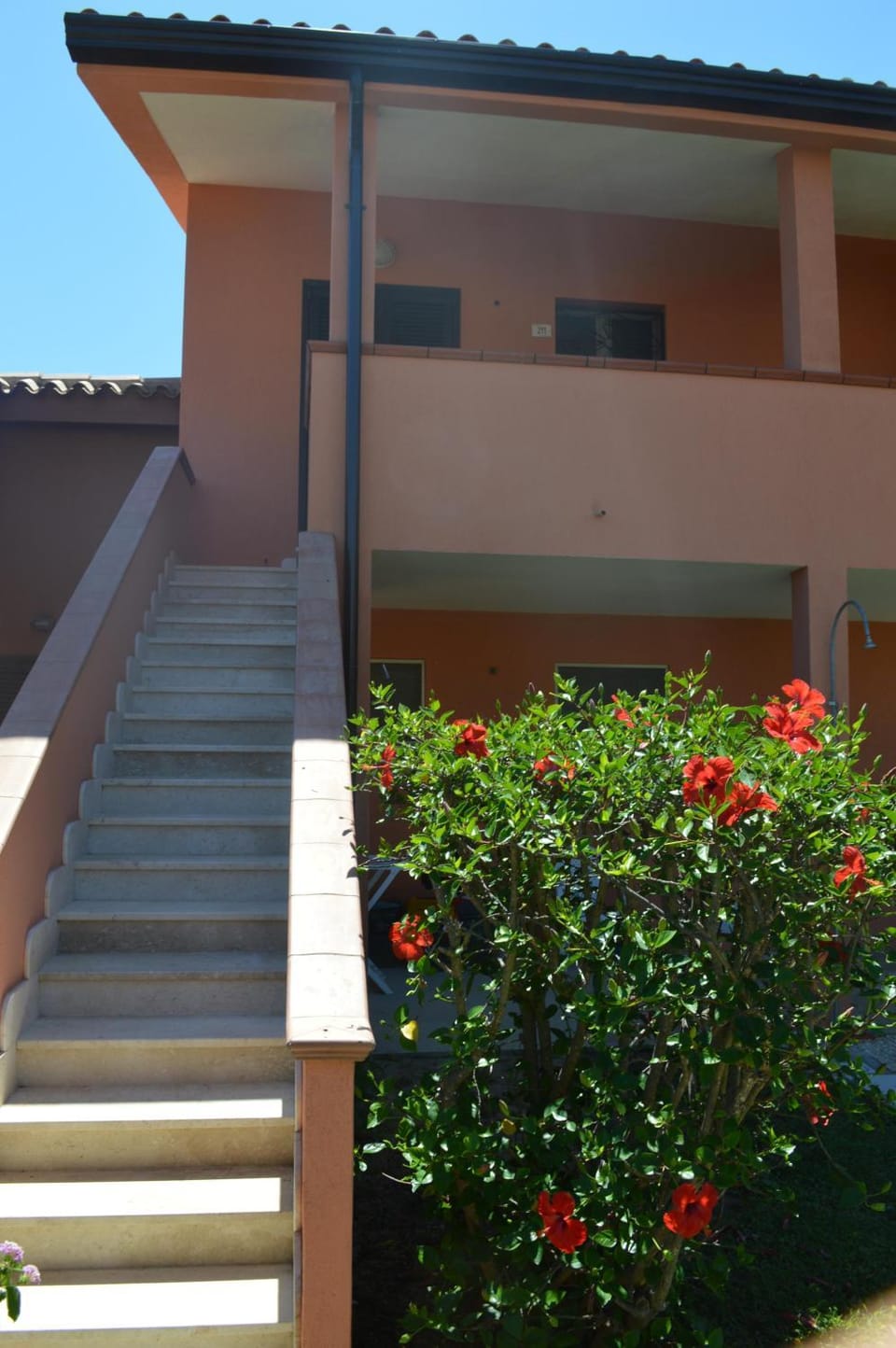 Property building, Facade/entrance, Balcony/Terrace