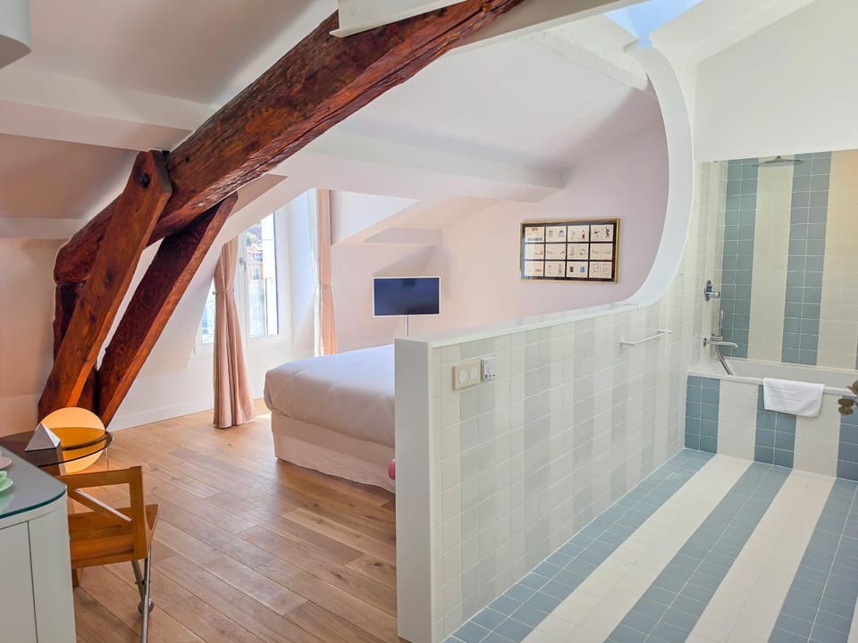 Photo of the whole room