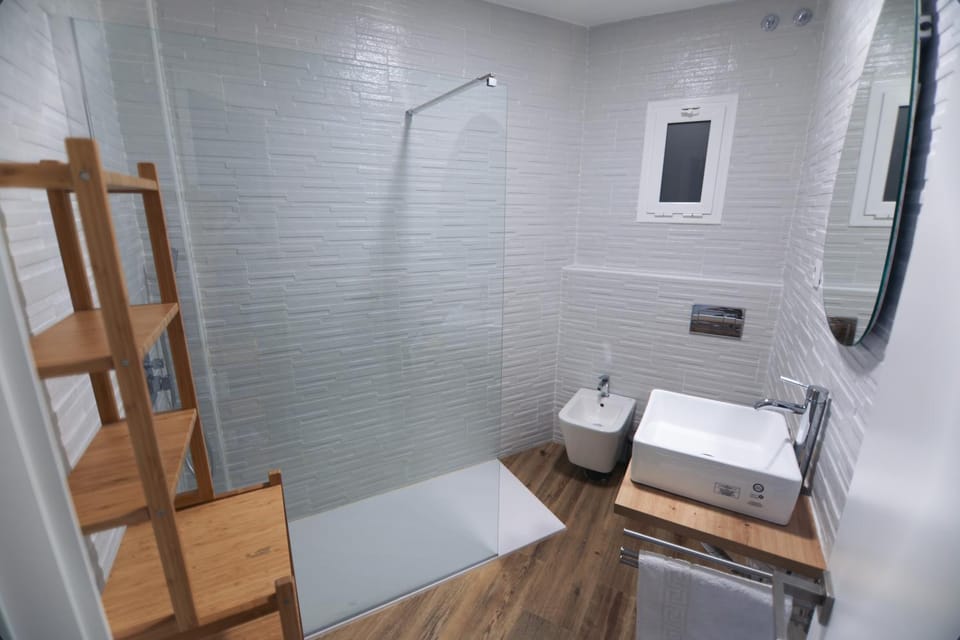 Shower, Bathroom, towels