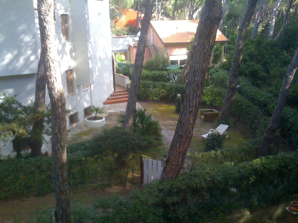 Facade/entrance, Bird's eye view