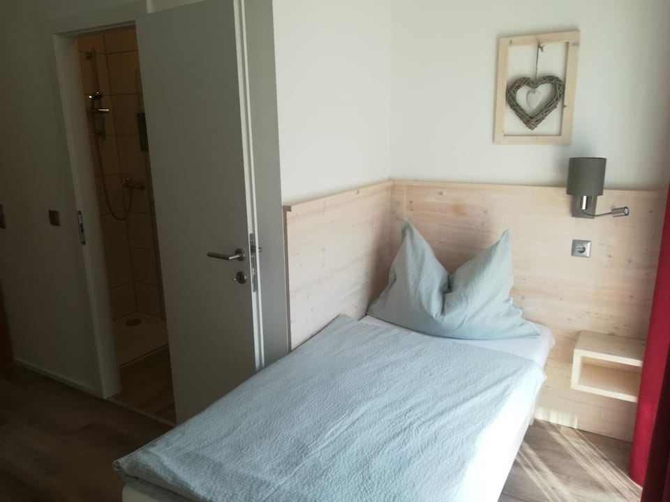 Bathroom, Photo of the whole room, Bedroom