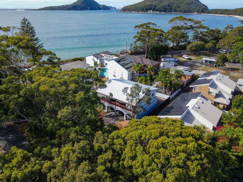 Shoal Bay Avenue Unit 7 Apartment in Shoal Bay