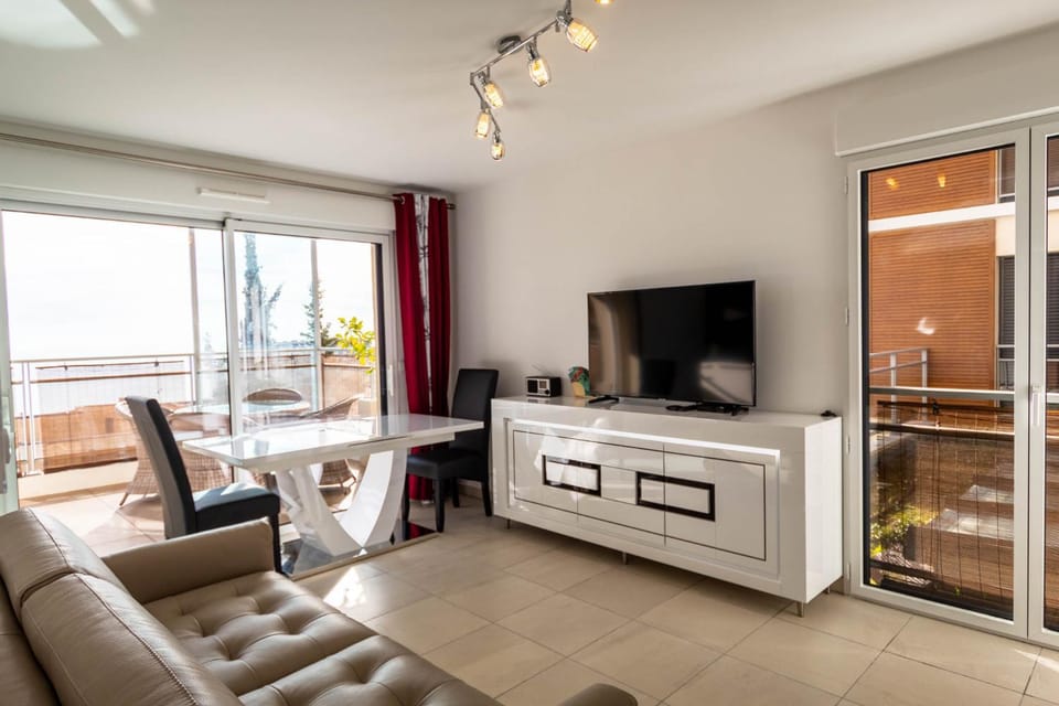 TV and multimedia, Seating area