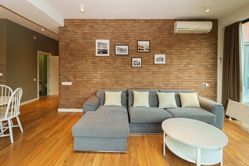 Luxurious 1BR Apt in Old Tbilisi - By Wehost Apartment in Tbilisi, Georgia
