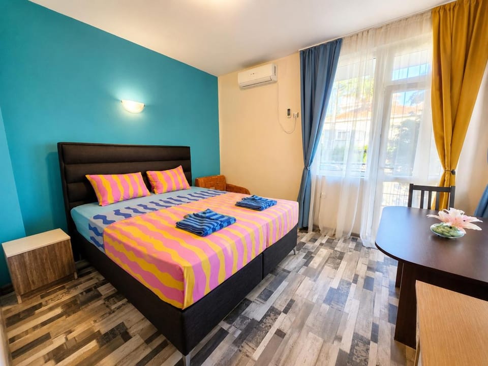 Bed, Photo of the whole room, Bedroom, towels, air conditioner