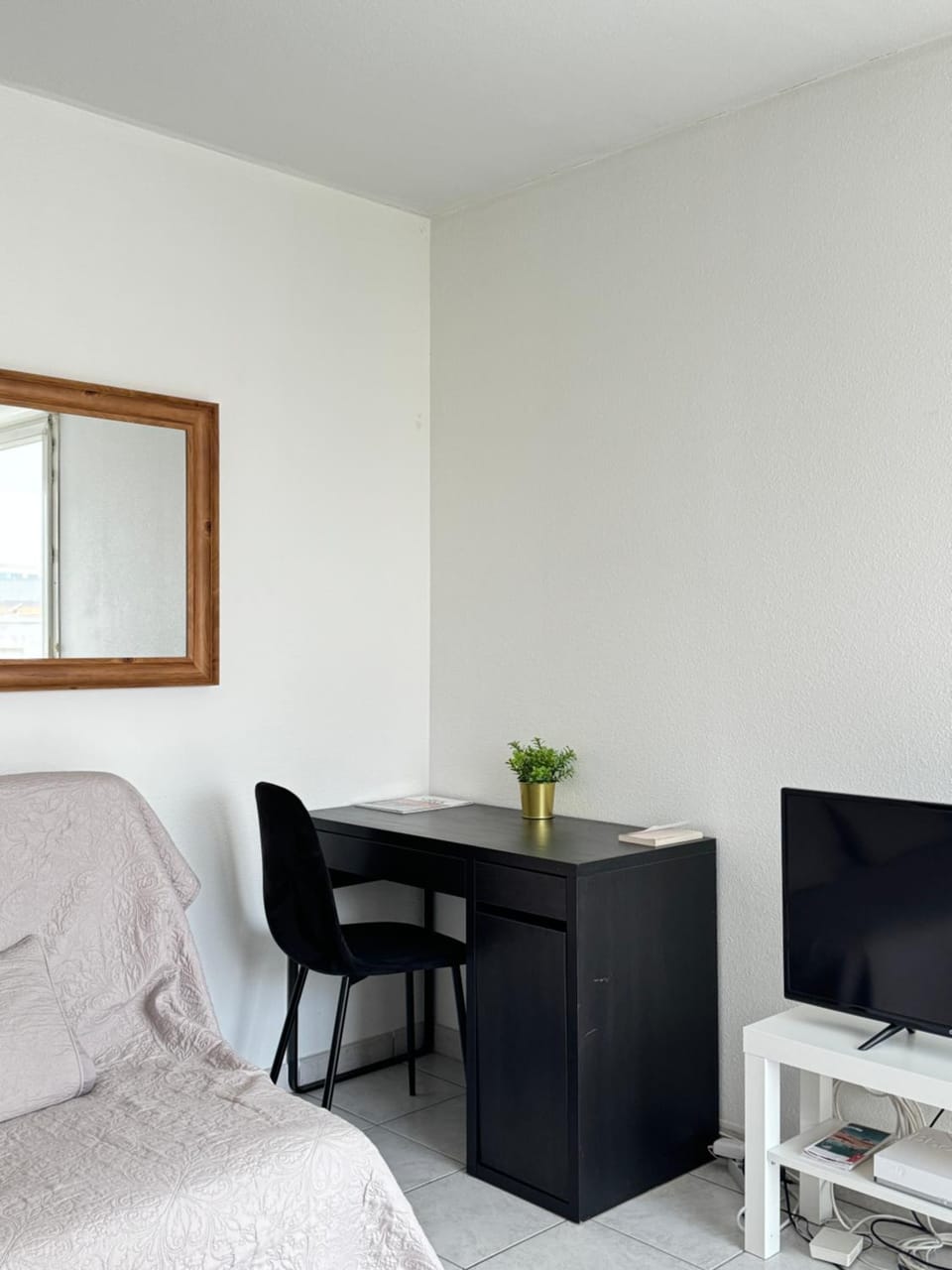 TV and multimedia, Seating area