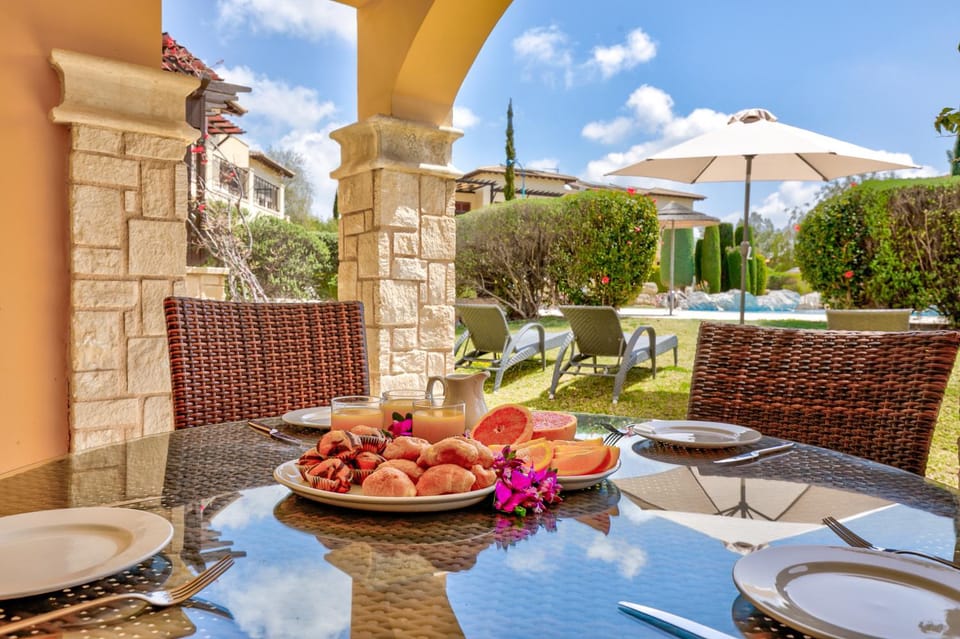 Patio, Garden, Dining area, Pool view
