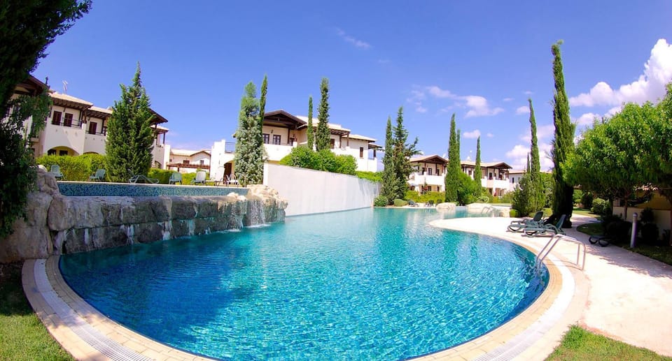 Property building, Pool view