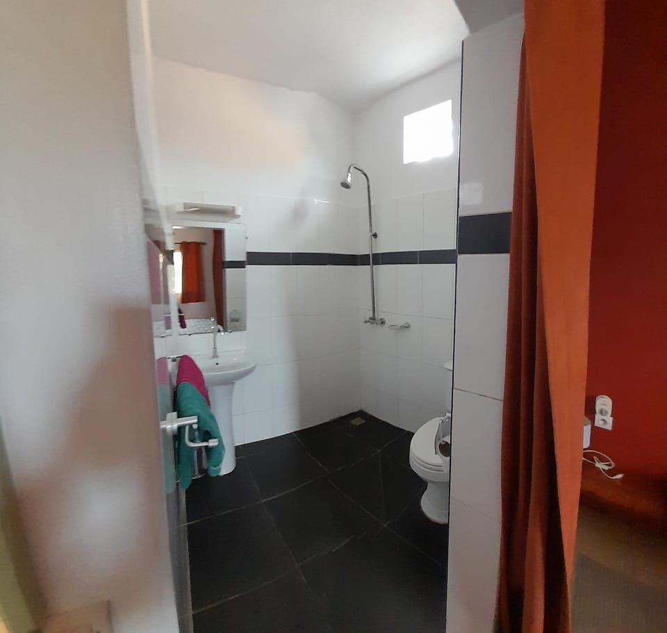 Auberge Le Baobab Bed and Breakfast in Saly