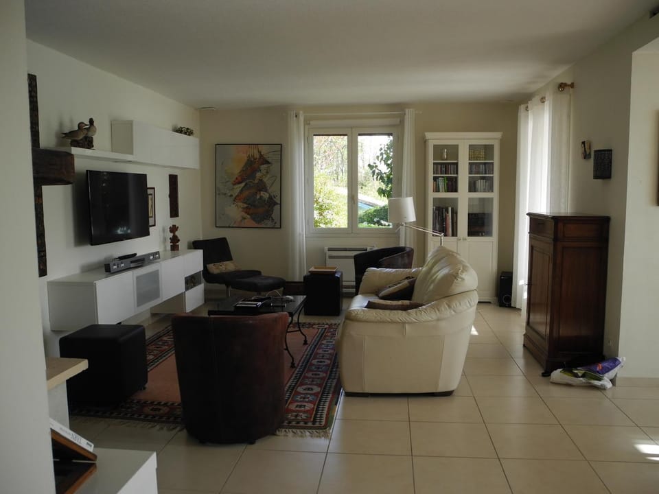 Communal lounge/ TV room, Living room