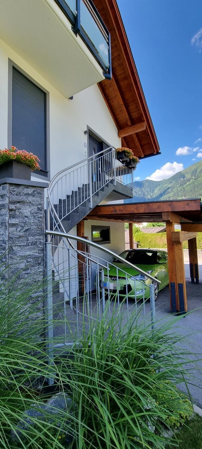 Property building, Facade/entrance