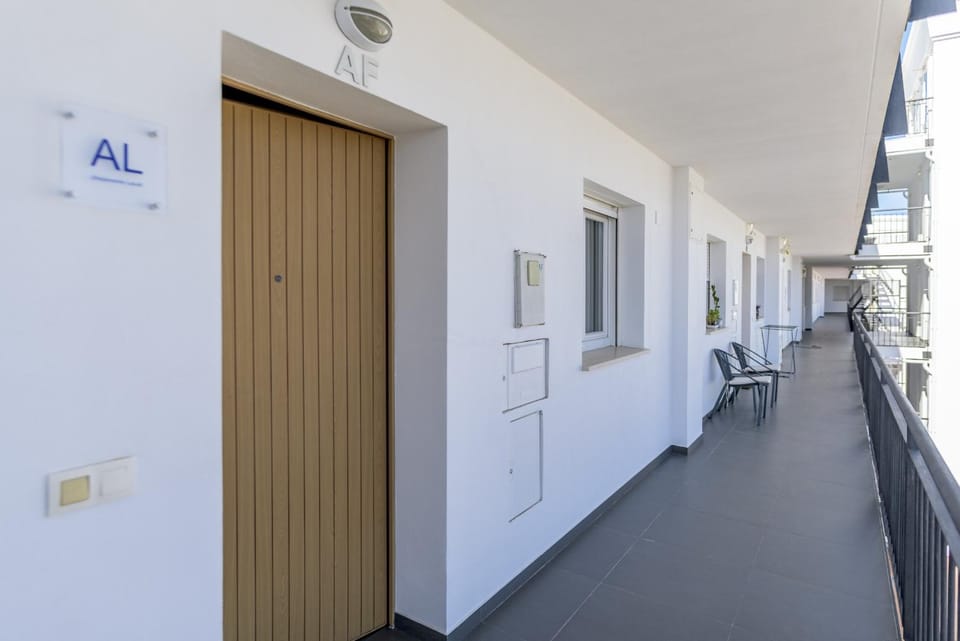 Facade/entrance, Off site