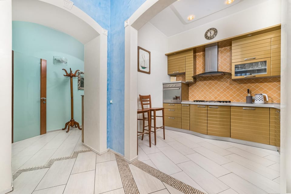 Deribasivska Vip 4-room Apartment Apartment in Odessa
