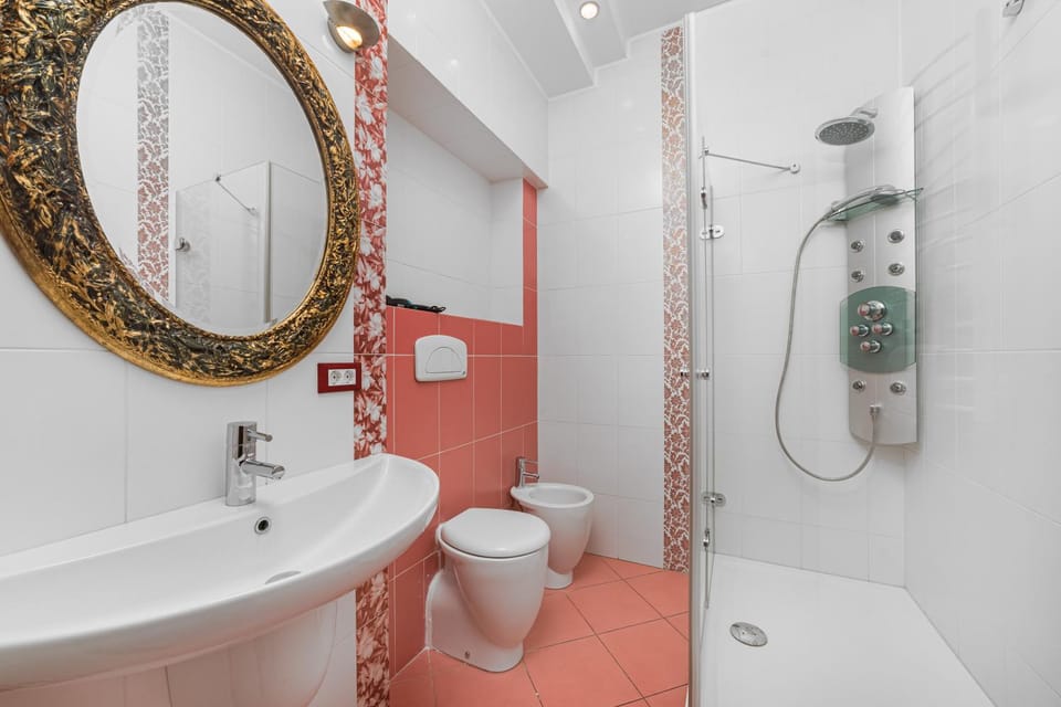 Deribasivska Vip 4-room Apartment Apartment in Odessa