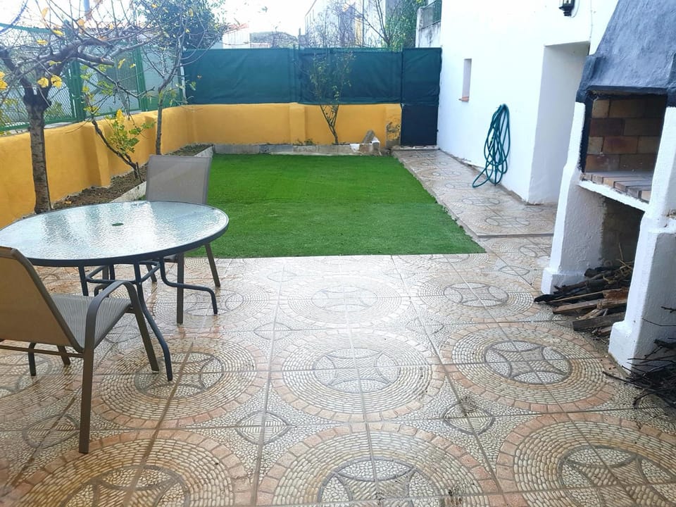 Patio, BBQ facilities, Garden