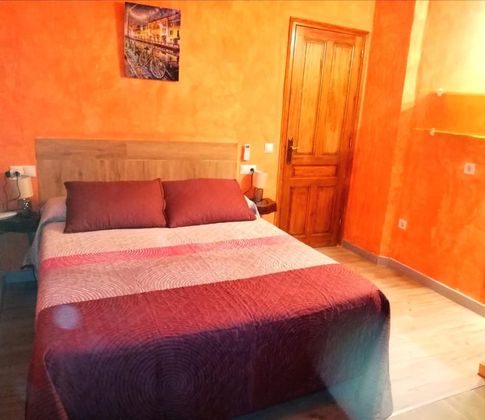 Bed, Photo of the whole room