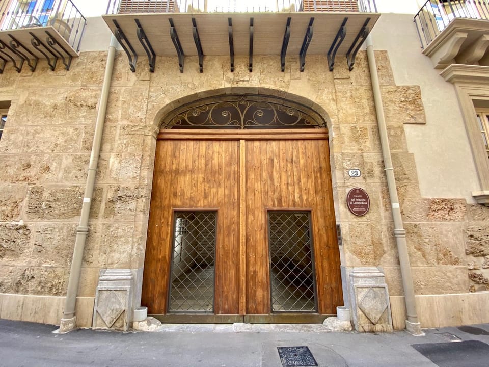 Facade/entrance, Internal: Not applicable to any particular room