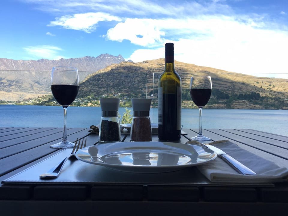 BBQ facilities, Balcony/Terrace, Lake view, Mountain view