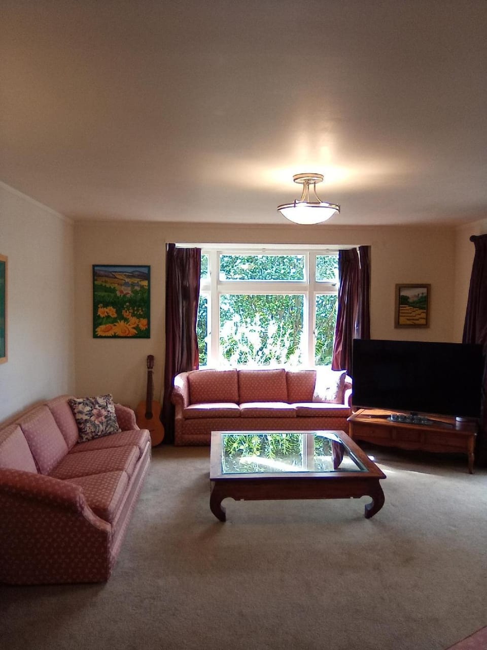 Communal lounge/ TV room