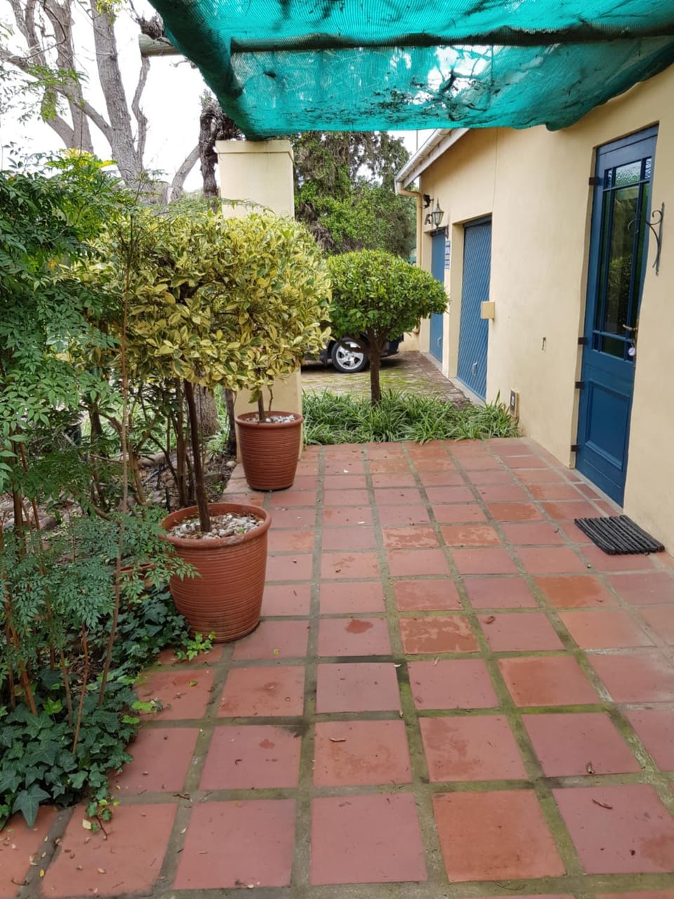 Patio, Facade/entrance