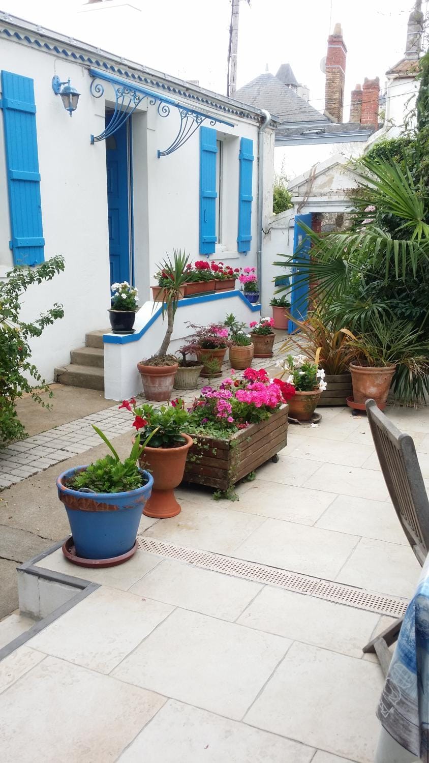 Les Volets Bleus Bed and Breakfast in Pornic