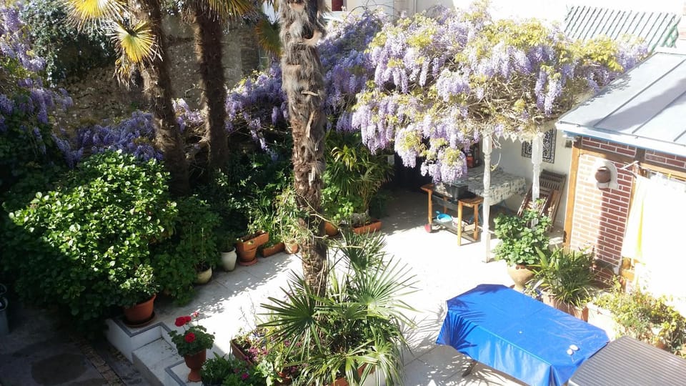 Les Volets Bleus Bed and Breakfast in Pornic