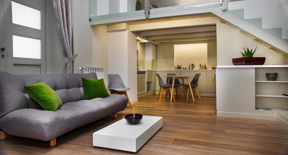 Shower, Toilet, Bathroom, TV and multimedia, Kitchen or kitchenette, Living room, Seating area, Dining area