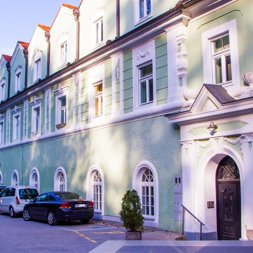 Property building, Facade/entrance, Neighbourhood