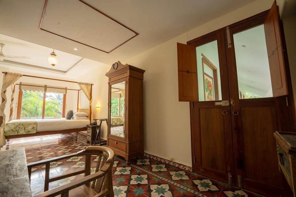 Photo of the whole room, Bedroom