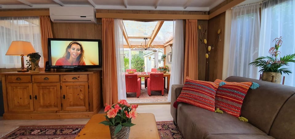 TV and multimedia, Seating area