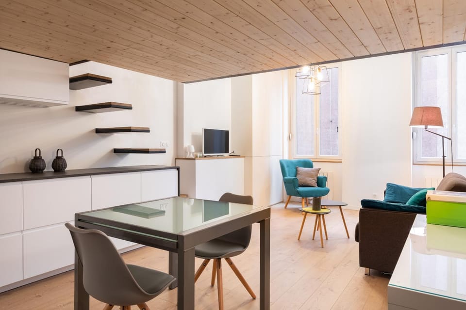 Communal lounge/ TV room, Living room